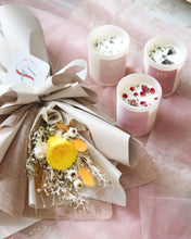 Load image into Gallery viewer, Cyra (Lover Set - Bouquet + 3 Scented Candles)
